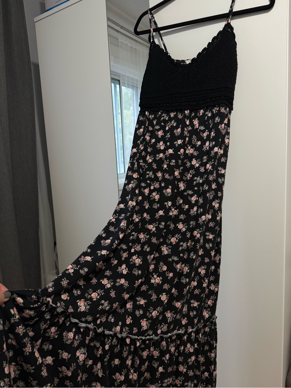 Black Floral Crochet Bodice Maxi Dress with Spaghetti Straps - Picture 4 of 8